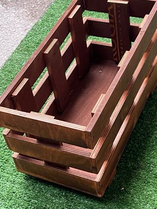 Portafiori rialzato in legno