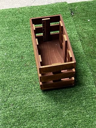 Portafiori rialzato in legno