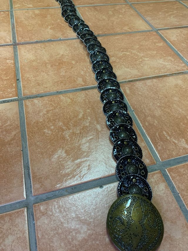 Cintura metallo con medaglione