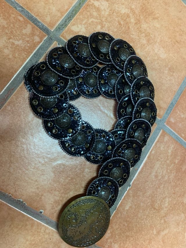 Cintura metallo con medaglione