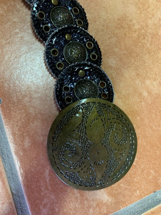 Cintura metallo con medaglione