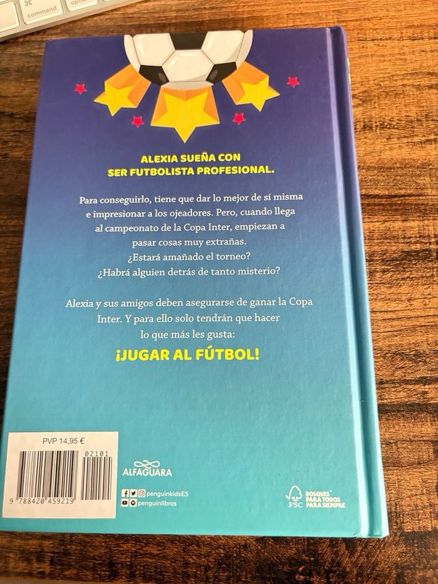 Alexia y las promesas del fútbol / Alexia and t...