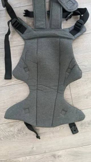 Mochila portabebés gris. Jané. 