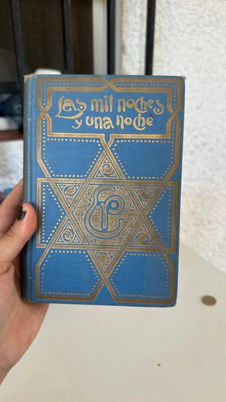 Las mil y una noches libro azul dorado