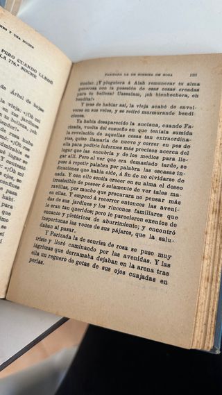 Las mil y una noches libro azul dorado