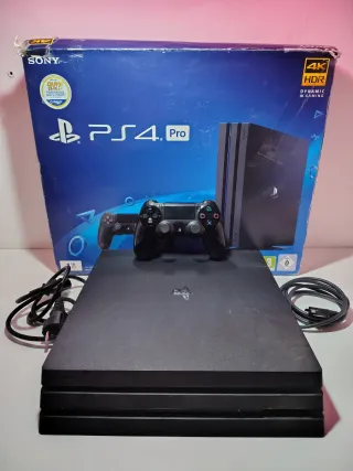 PlayStation 4 Pro 1TB 10.70 con Joystick e Scatola
