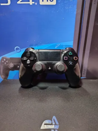 PlayStation 4 Pro 1TB 10.70 con Joystick e Scatola
