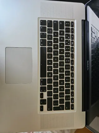 MacBook Pro 17 A1297 Plata i7 - 2.3ghz 16gb RAM 