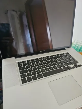MacBook Pro 17 A1297 Plata i7 - 2.3ghz 16gb RAM 