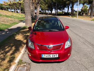 Toyota Avensis 1.8. Techo.Cuero.Libro revisiones.