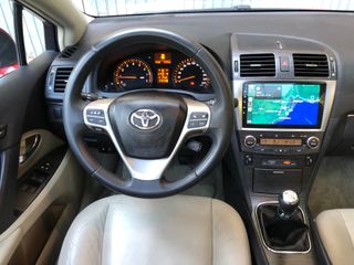 Toyota Avensis 1.8. Techo.Cuero.Libro revisiones.