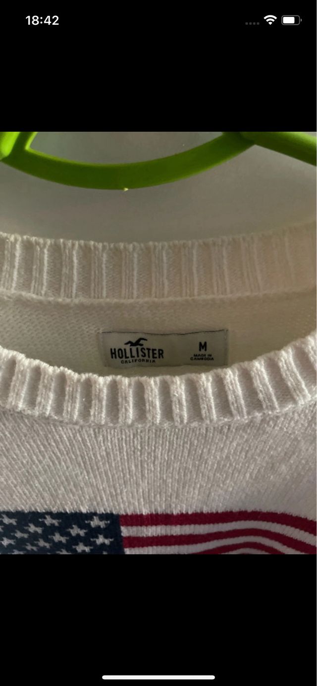 Jersey Hollister blanco con bandera USA