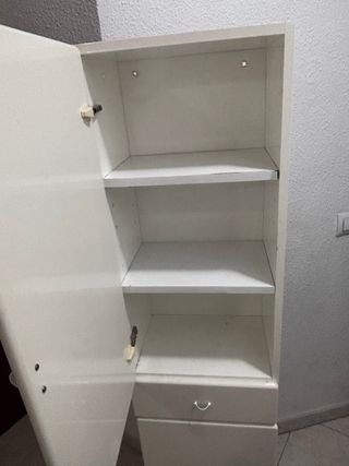 Armario de baño blanco