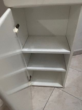 Armario de baño blanco