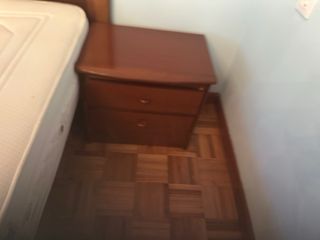 Cama 1.50 con Colchón Nuevo y Mesita