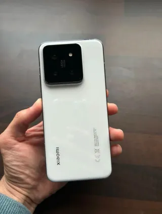 Xiaomi 14 
