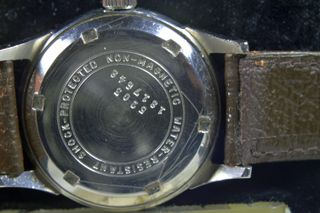 Certina de cuerda vintage