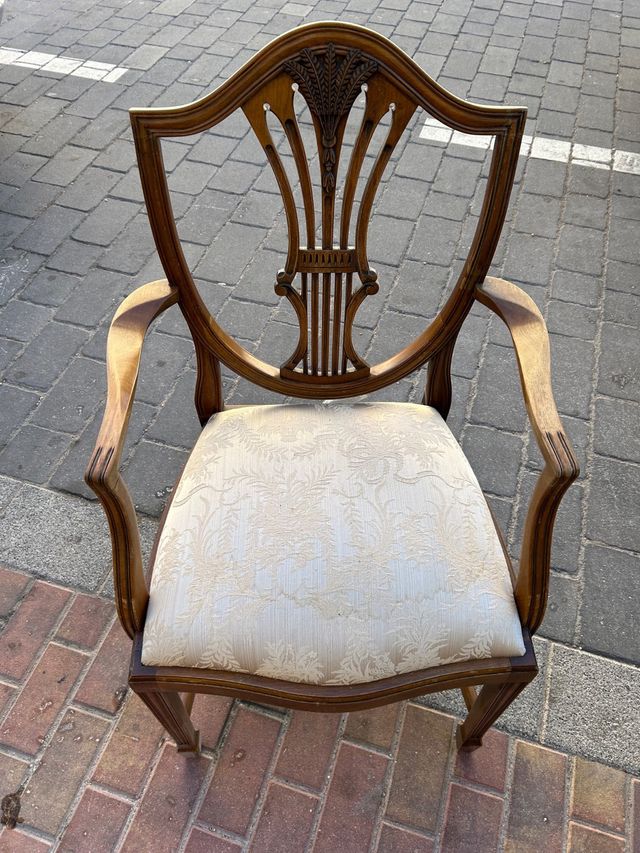 Pareja sillones madera tapizados