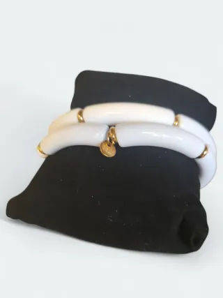 Lote 2 Pulseras Blancas con Detalles Dorados