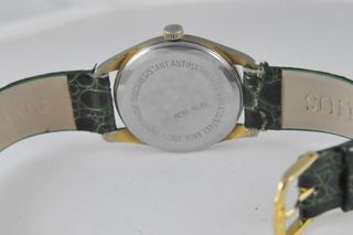 Reloj de cuerda HAMPDEN negro y dorado