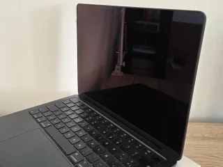 MacBook Air 13 M2 como nuevo