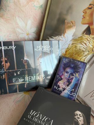 LOTE MÓNICA NARANJO # LIBRO CDS DVDS CASSETTE # 