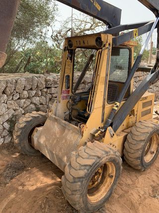 Minicargadora new holland L553