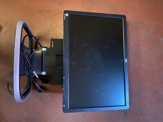 Pantalla HP 17 con soporte