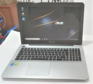 Portátil Asus F556U