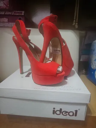 Tacones rojos de vestir