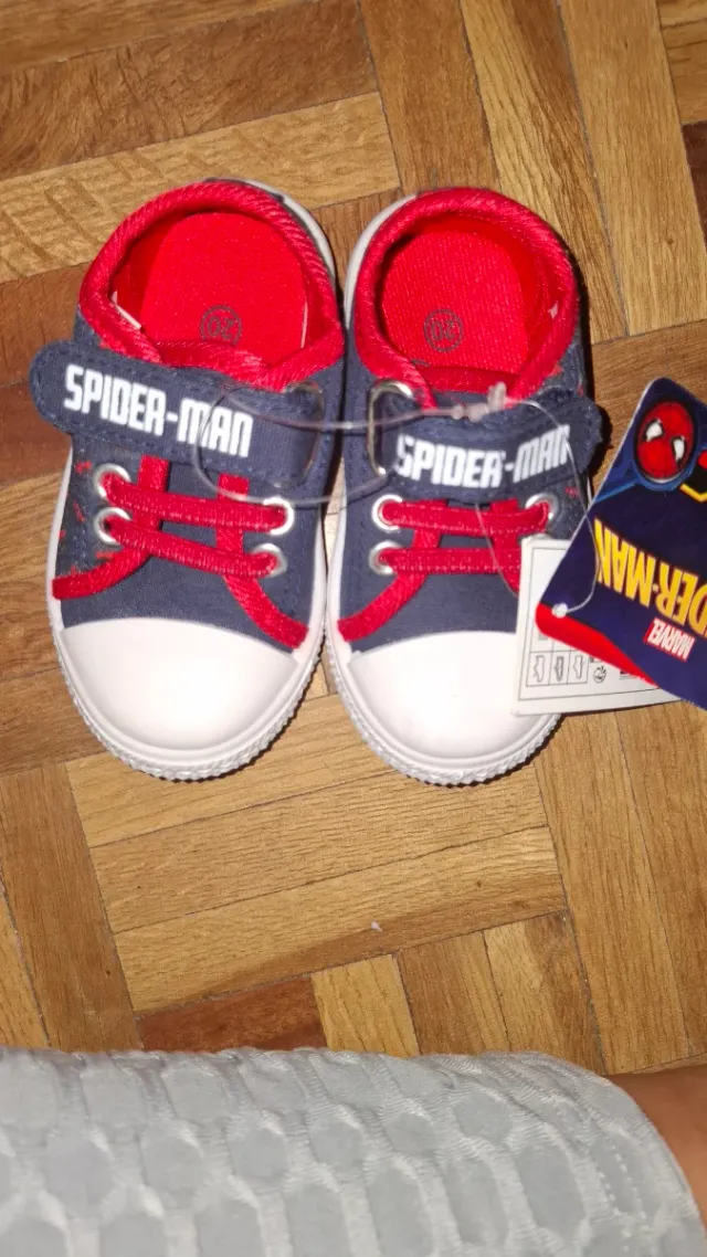 Zapatillas Spiderman niño talla 20