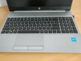 HP 250 G9 Notebook Portátil