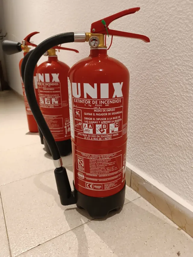 Extintor de incendios UNIX 6 Kg Polvo ABC