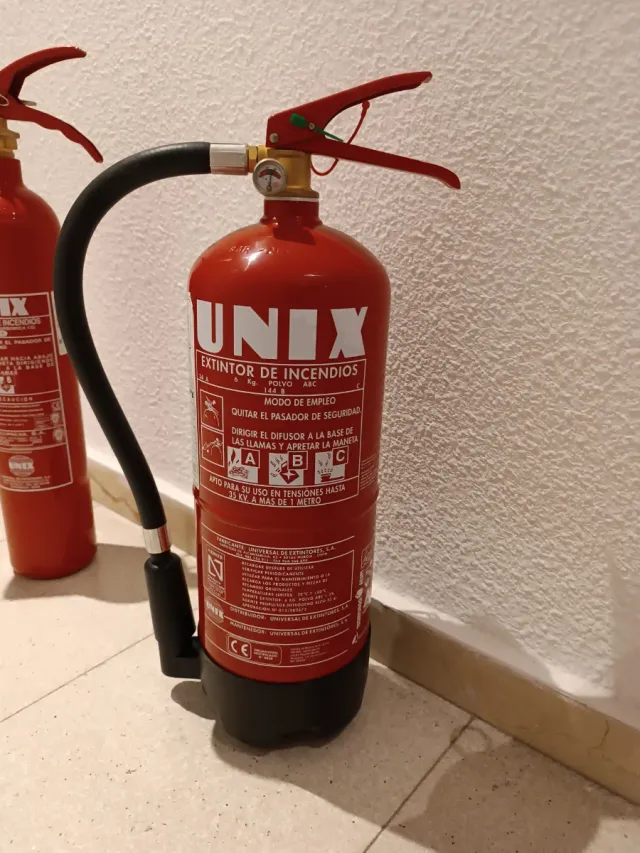Extintor de incendios UNIX 6 Kg Polvo ABC