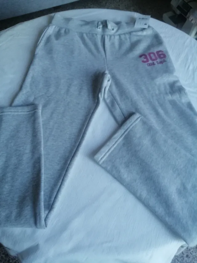 Pantalón deportivo gris 13/14 años