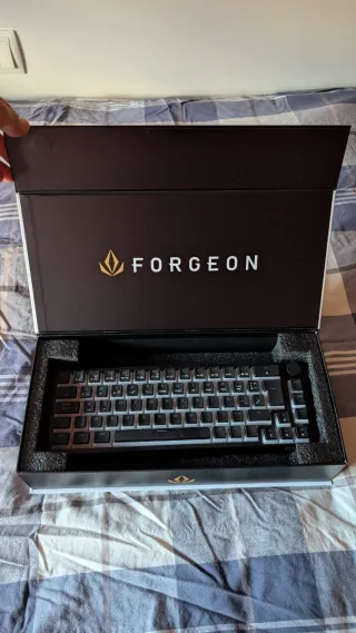 Forgeon Clutch Teclado Gaming 60% RGB