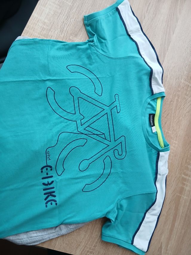 Completo maglietta e pantaloncini Due completi