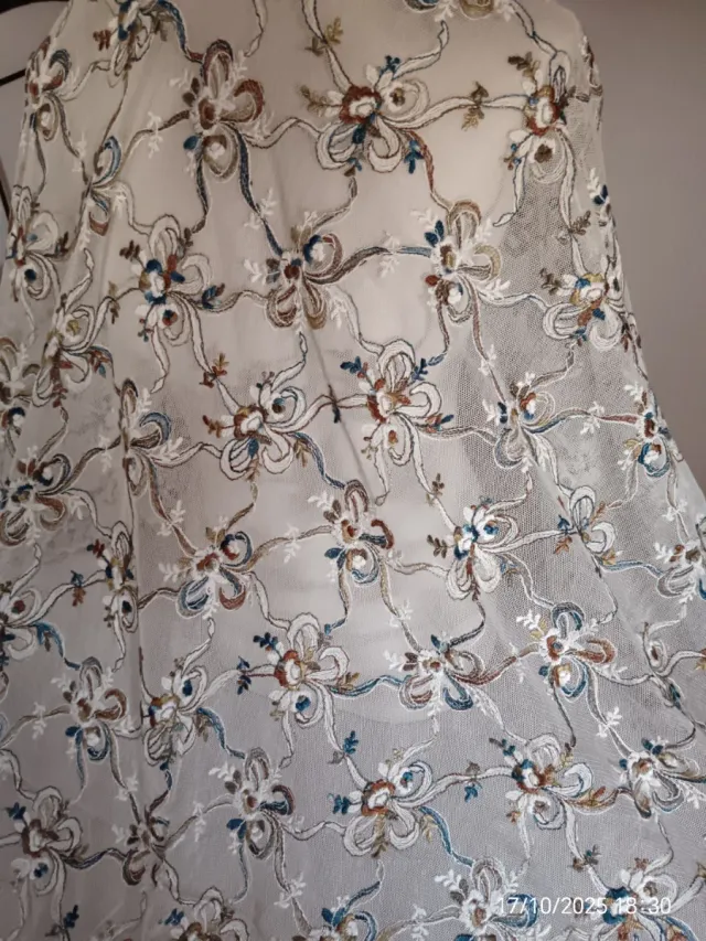 Tul bordado floral multicolor