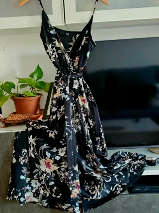 Vestido negro estampado floral