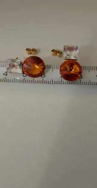 Pendientes vintage dorados con piedras color ámbar