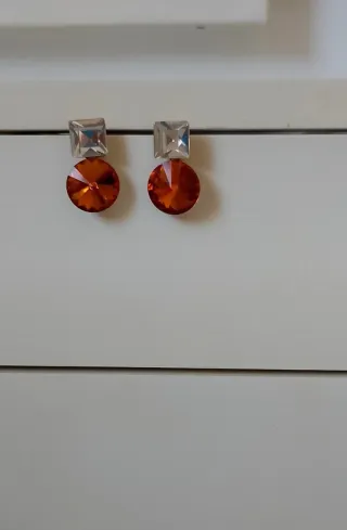 Pendientes vintage dorados con piedras color ámbar