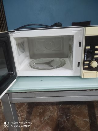 Microondas Technostar Funciona perfectame.