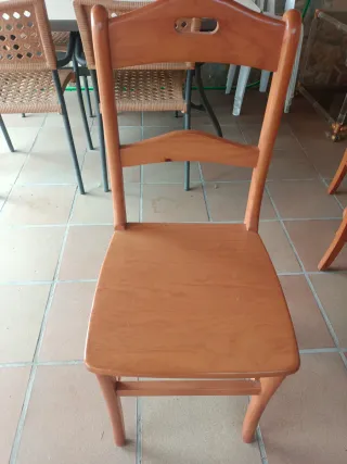 Tavolo e 4 sedie in pino massiccio