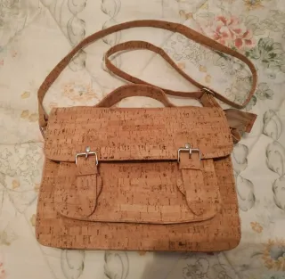 Bolso bandolera de corcho