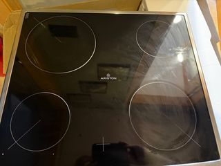 Placa Vitrocerámica + Horno Ariston