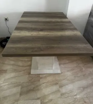 Mesa de comedor moderna