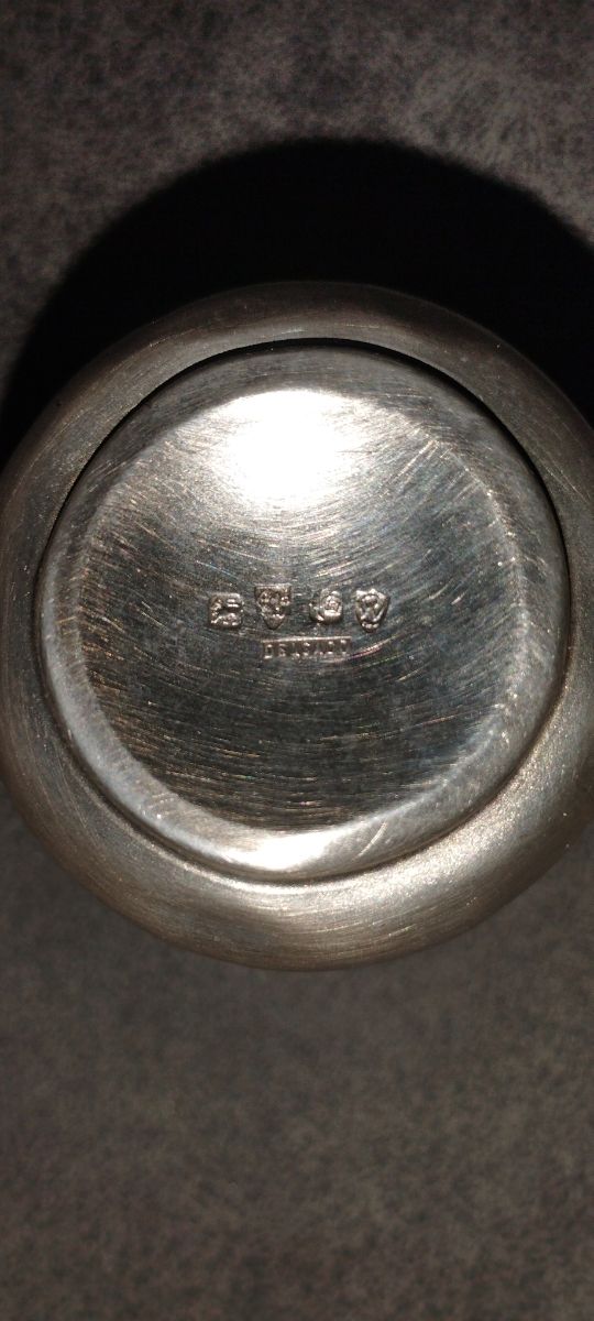 Tazza da caffè in argento con piattino