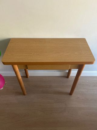 Mesa extensible madera con cajón
