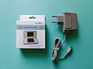 NINTENDO DS LITE CARGADOR