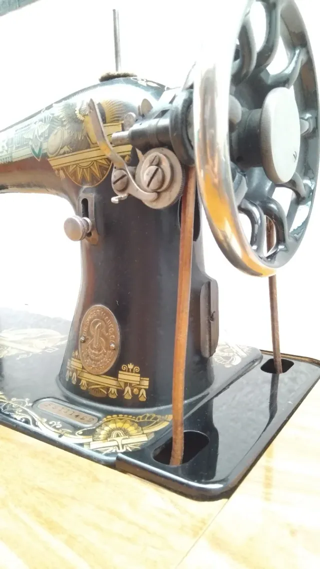 MAQUINA-MUEBLE COSER SINGER ANTIGÜEDAD 1919-1935